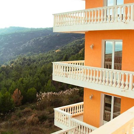 Hostel "KRALJICA SNEŽNA " Sutomore Kültér fotó
