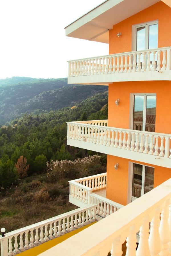 Hostel "KRALJICA SNEŽNA " Sutomore Kültér fotó