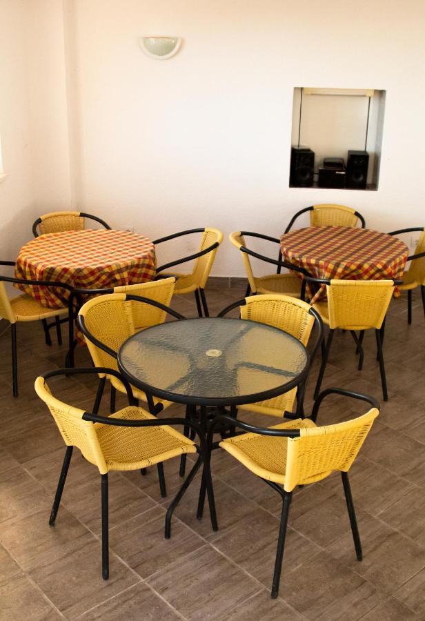 Hostel "KRALJICA SNEŽNA " Sutomore Kültér fotó