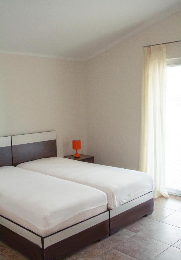 Hostel "KRALJICA SNEŽNA " Sutomore Kültér fotó