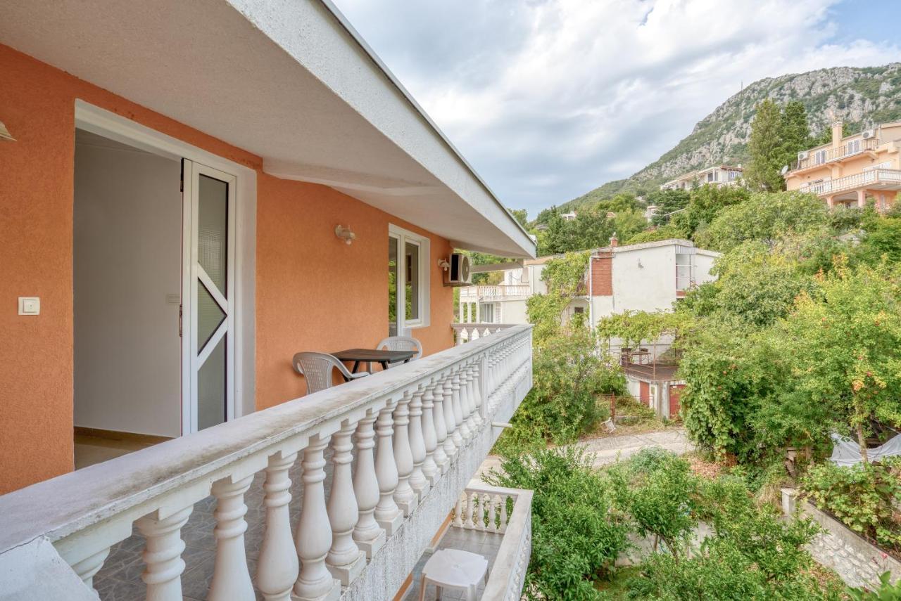 Hostel "KRALJICA SNEŽNA " Sutomore Kültér fotó